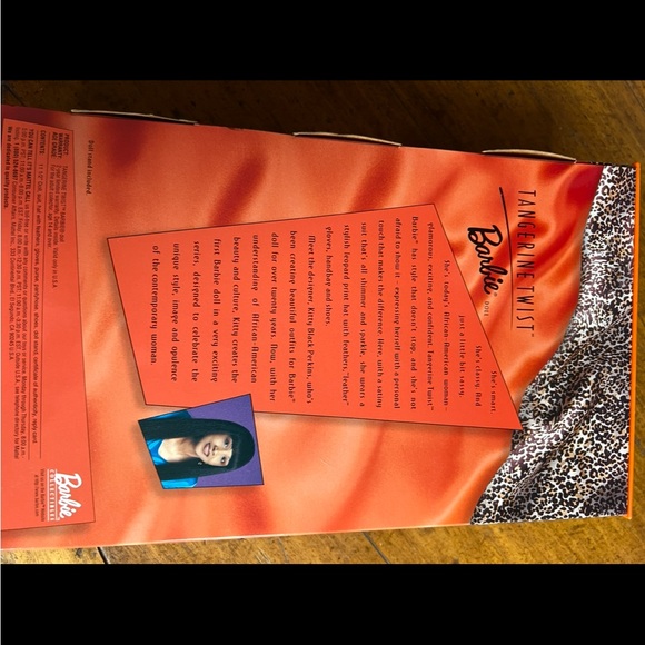 Barbie Tangerine Twist Doll in Orange Ensemble - Picture 9 of 9